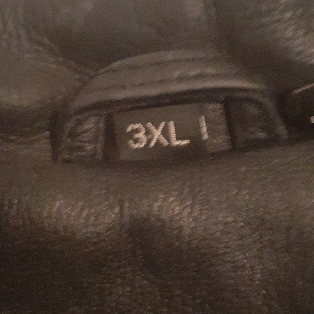 Leather jacket - Picture 2 of 2